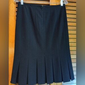 Apostrophe Stretch Women's Black Skirt Kick Pleats Size 4